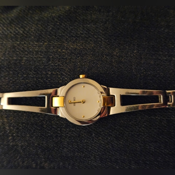 Seiko Silver and Gold Watch main image 4